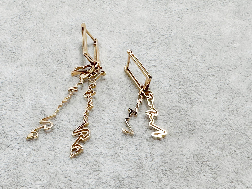 Between Intention and Unintention Special Edition Earrings for the 'Entanglement' Art Exhibition - 有意无意之间《缠》艺术展特别款