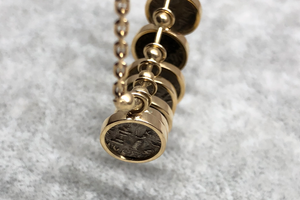 Bezel-set Mesopotamia silver coins pendant necklace in 18K yellow gold - 18K黄金镶嵌美索不达米亚银币项链。 - aurumspeak