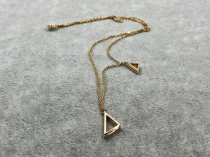 Playful Triangle necklace - 俏皮三角项链