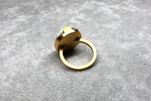 Central Asian black goat's eye dzi bead ring in 24K yellow gold - 24K黄金镶嵌中亚黑色板眼珠戒指 - aurumspeak