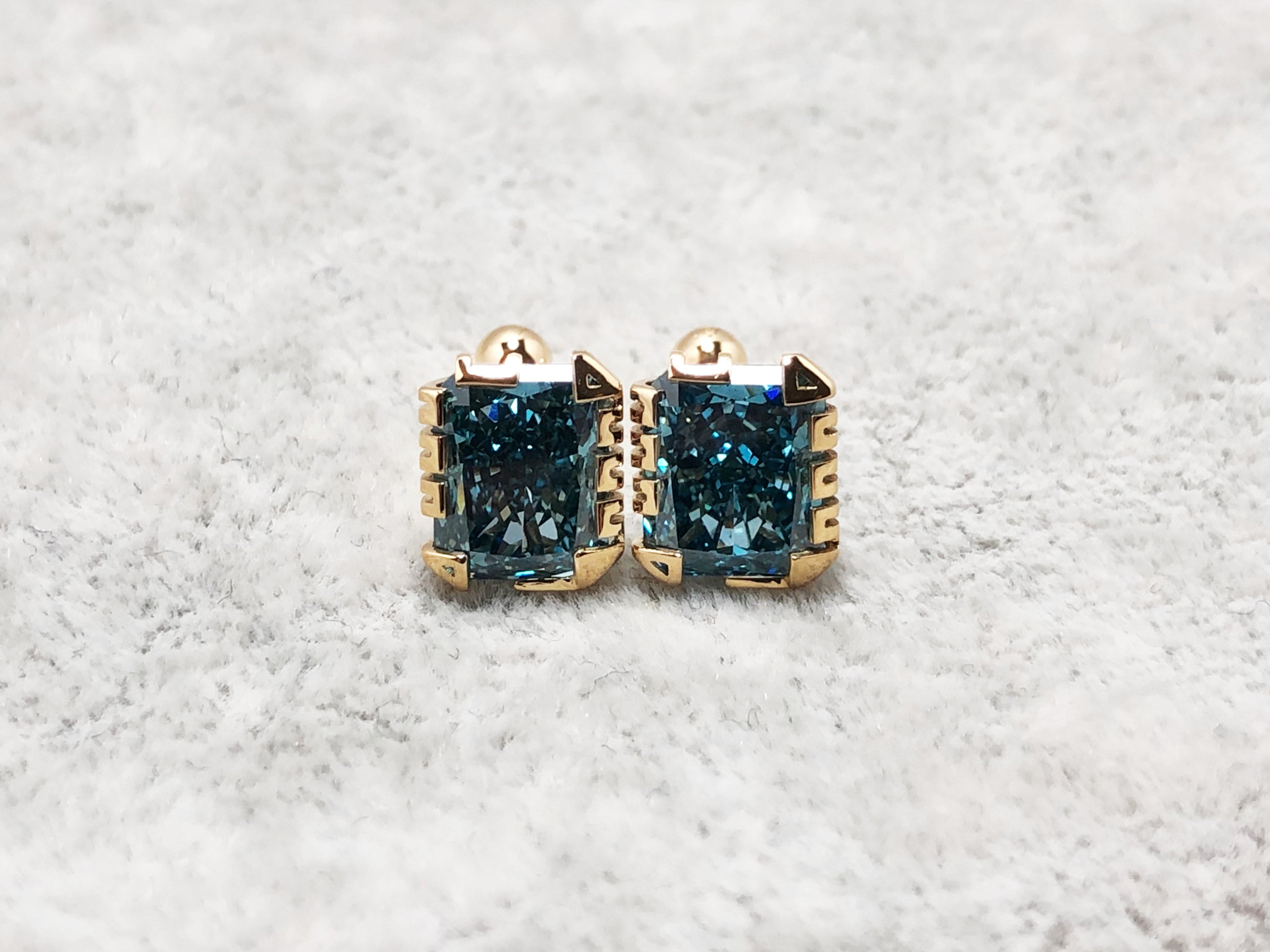 Heart of the Ocean/Blue Diamond Stud Earrings - 海洋之心/蓝钻耳钉