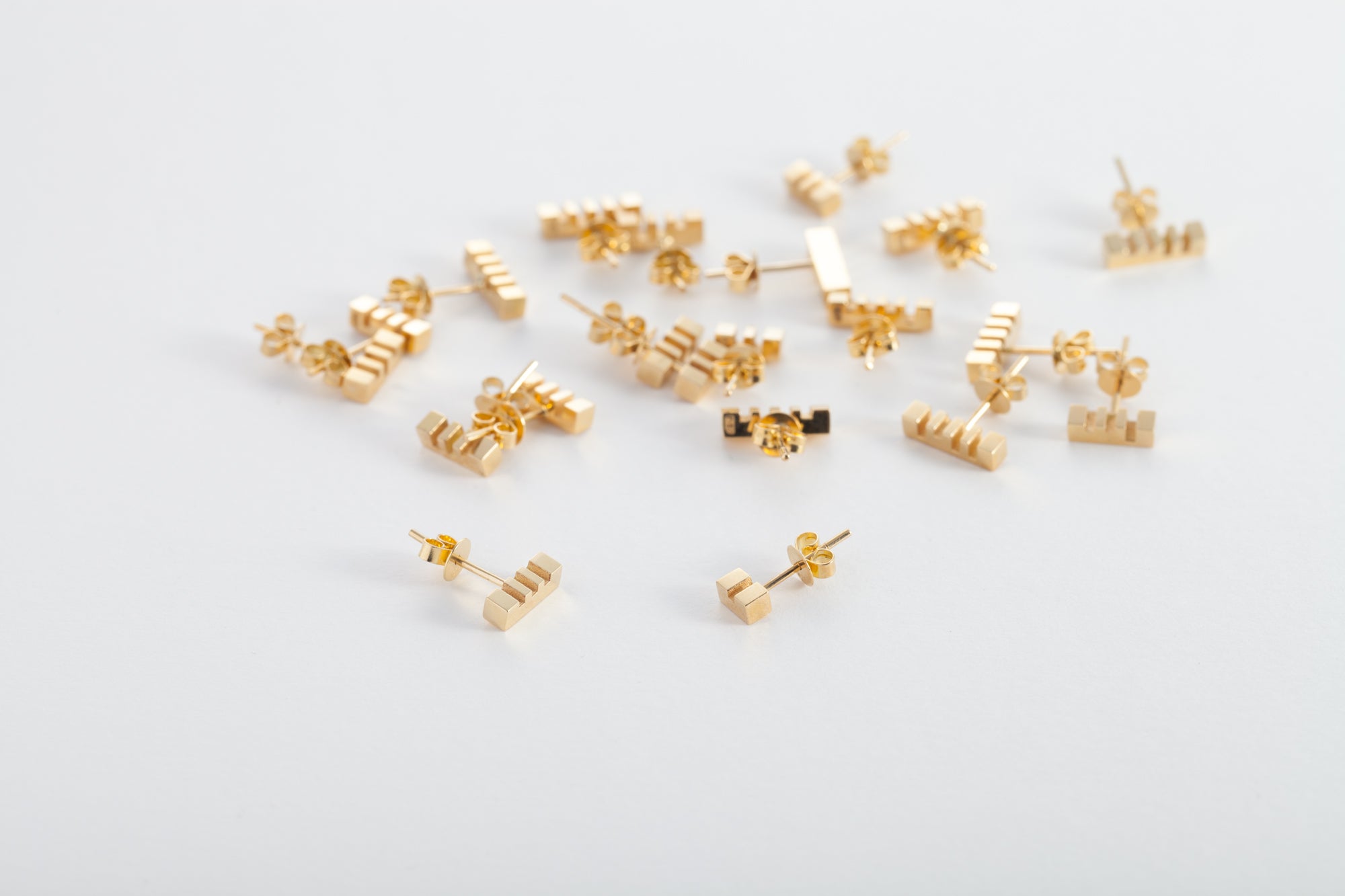 Morse Code Earring - 摩尔斯密码耳钉 - aurumspeak